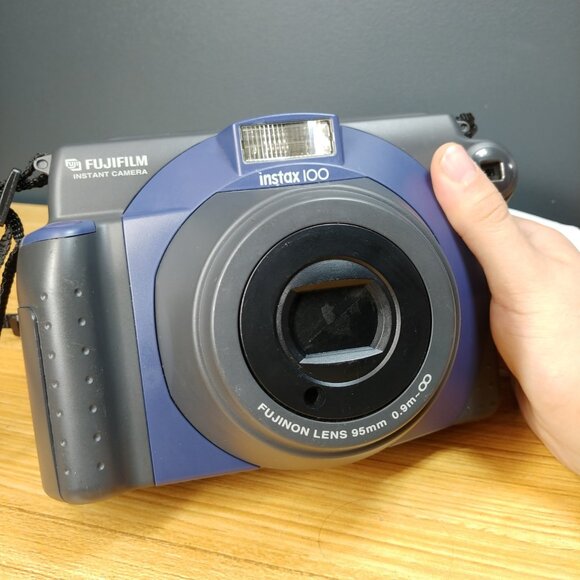 Vintage Fujifilm Instax 100 Instant Film Camera Wide Format Fujinon Lens JAPAN - Picture 4 of 12